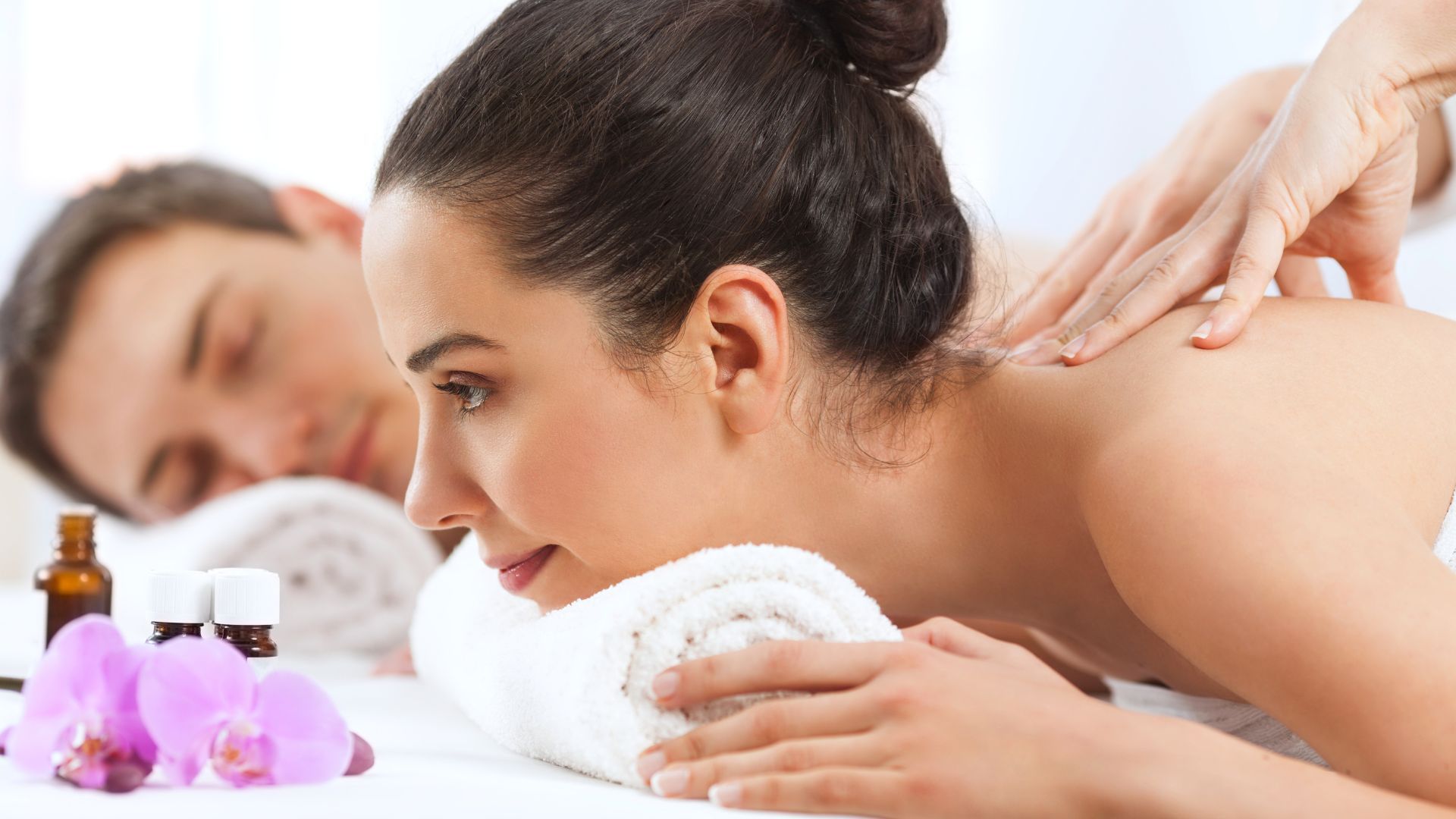 Cómo elegir el mejor masaje en pareja en Valencia. How to choose the best couples massage in Valencia.